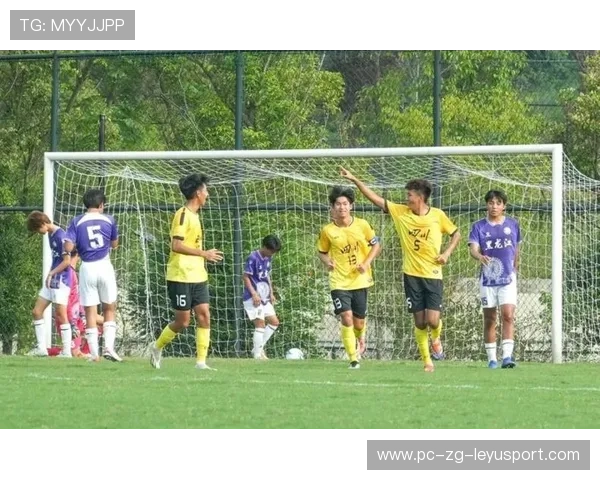 国家队在赛后对年轻球员的表现给予积极评价，足球青少年国家队队员